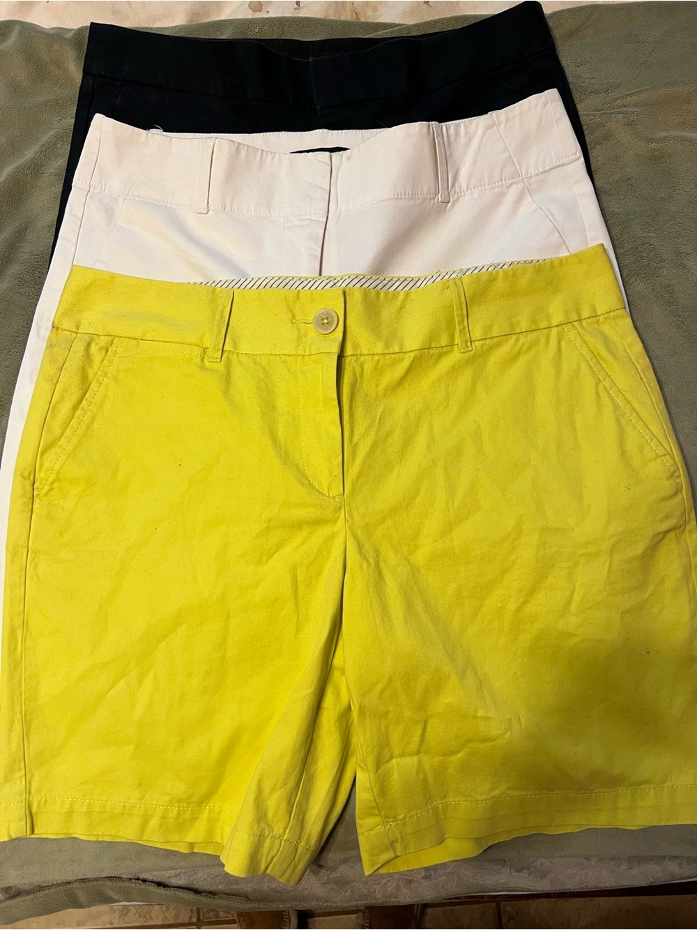 Banana Republic Ann Taylor Lot of three (3) Bermuda Shorts size 6-8
